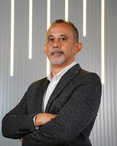 İlhami Arız
